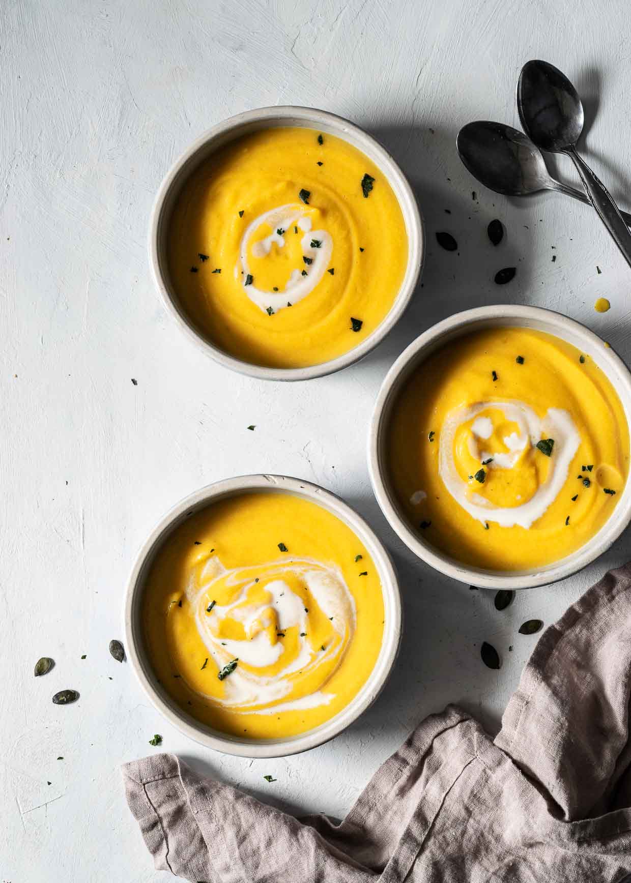 Kürbissuppe mit Butternut - Schnell, einfach und veggie- Kochstübchen