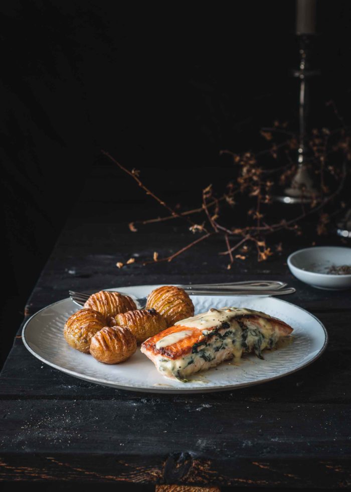 Hauptgang zu Weihnachten: Gefüllter Lachs mit Fächerkartoffeln